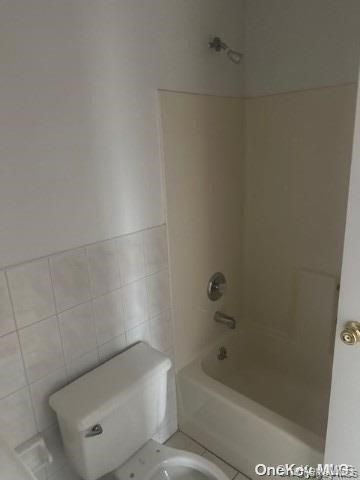 102 Jericho Turnpike 3C, New Hyde Park, NY 11040