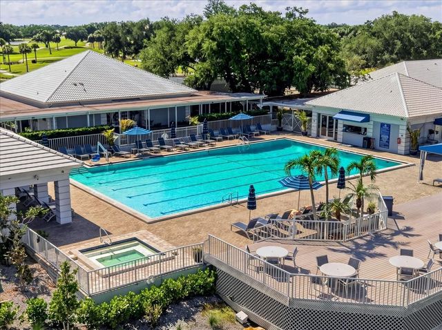 835 WEXFORD BOULEVARD 301, Venice, FL 34293