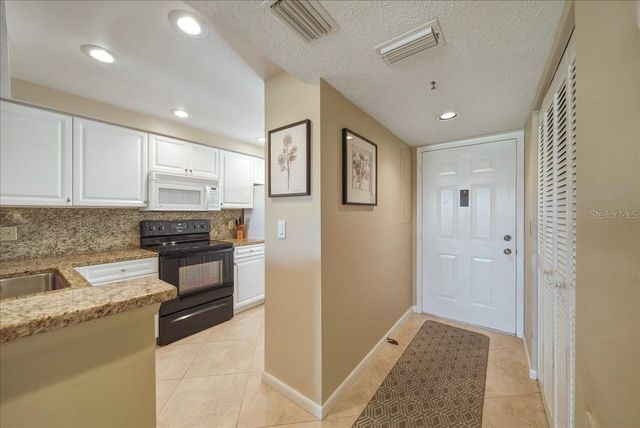 835 WEXFORD BOULEVARD 301, Venice, FL 34293