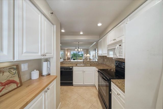 835 WEXFORD BOULEVARD 301, Venice, FL 34293