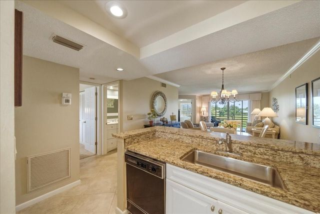 835 WEXFORD BOULEVARD 301, Venice, FL 34293