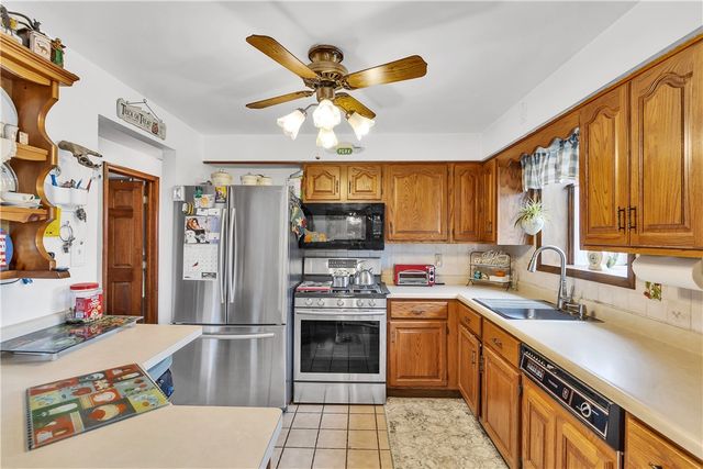 1998 Bernice Dr, North Huntingdon, PA 15642