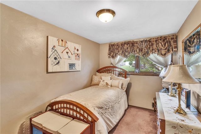 1998 Bernice Dr, North Huntingdon, PA 15642