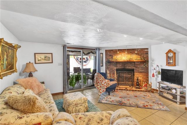 1998 Bernice Dr, North Huntingdon, PA 15642