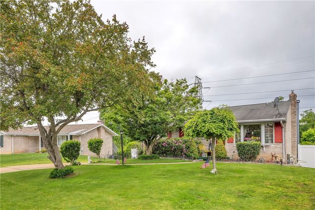 1998 Bernice Dr, North Huntingdon, PA 15642