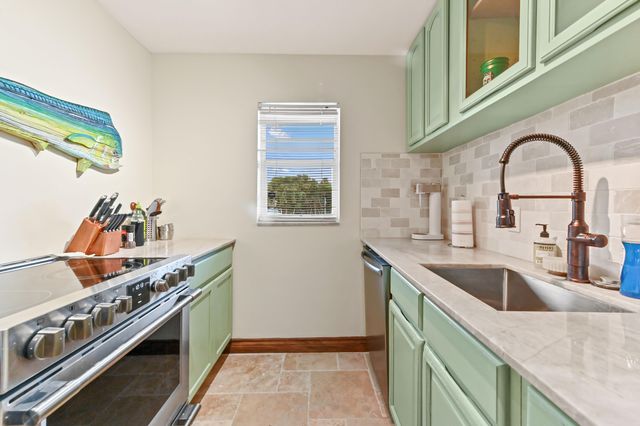 689 NE 6th Court 2090, Boynton Beach, FL 33435