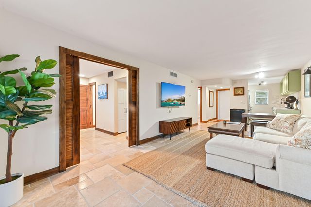 689 NE 6th Court 2090, Boynton Beach, FL 33435