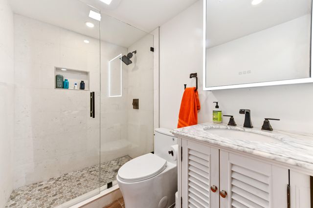 689 NE 6th Court 2090, Boynton Beach, FL 33435
