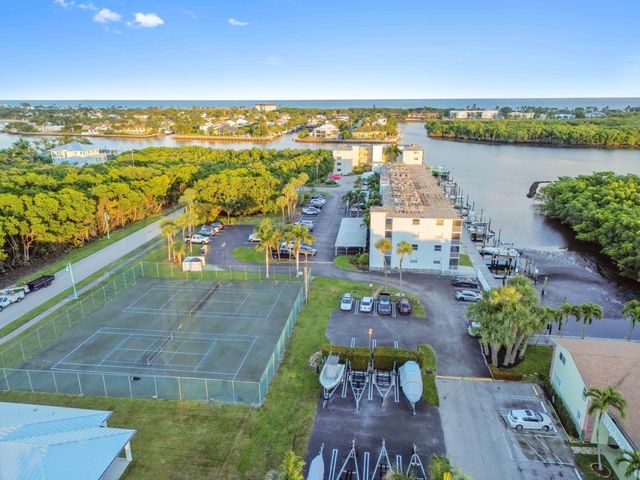 689 NE 6th Court 2090, Boynton Beach, FL 33435