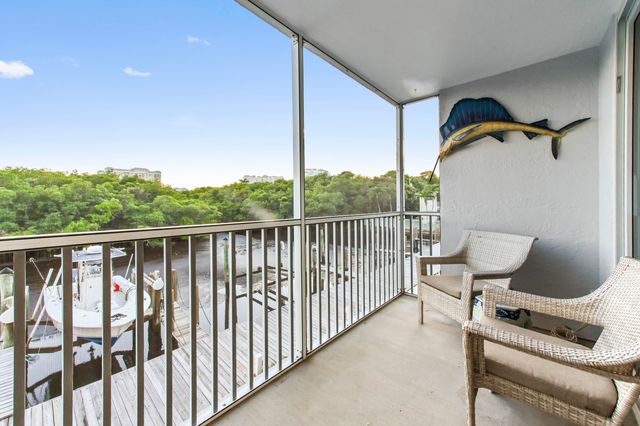 689 NE 6th Court 2090, Boynton Beach, FL 33435