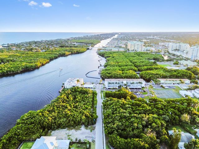 689 NE 6th Court 2090, Boynton Beach, FL 33435