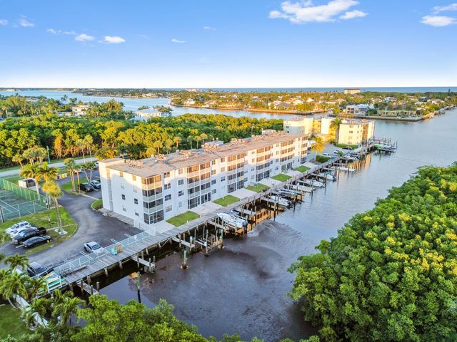 689 NE 6th Court 2090, Boynton Beach, FL 33435