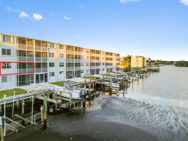 689 NE 6th Court 2090, Boynton Beach, FL 33435