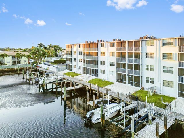 689 NE 6th Court 2090, Boynton Beach, FL 33435