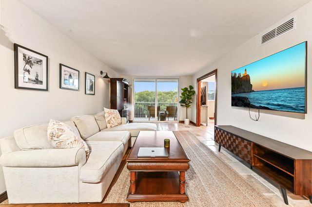 689 NE 6th Court 2090, Boynton Beach, FL 33435