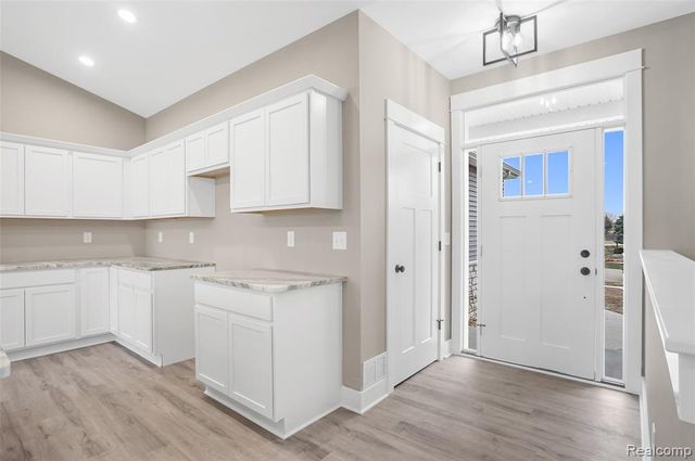 8451 Woodridge Drive, Davison, MI 48423