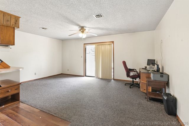 2307 E Fieldstone Street, Okmulgee, OK 74447