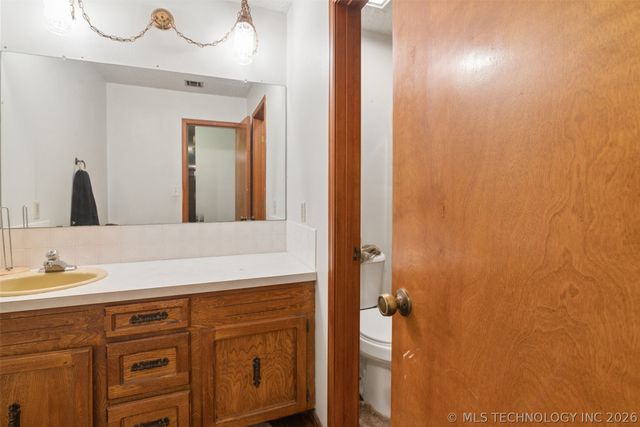 2307 E Fieldstone Street, Okmulgee, OK 74447
