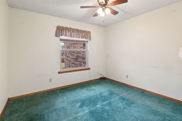 2307 E Fieldstone Street, Okmulgee, OK 74447