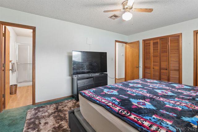 2307 E Fieldstone Street, Okmulgee, OK 74447