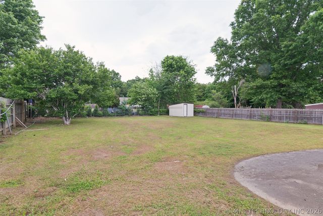 2307 E Fieldstone Street, Okmulgee, OK 74447