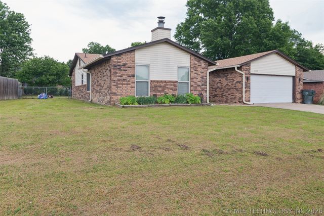 2307 E Fieldstone Street, Okmulgee, OK 74447