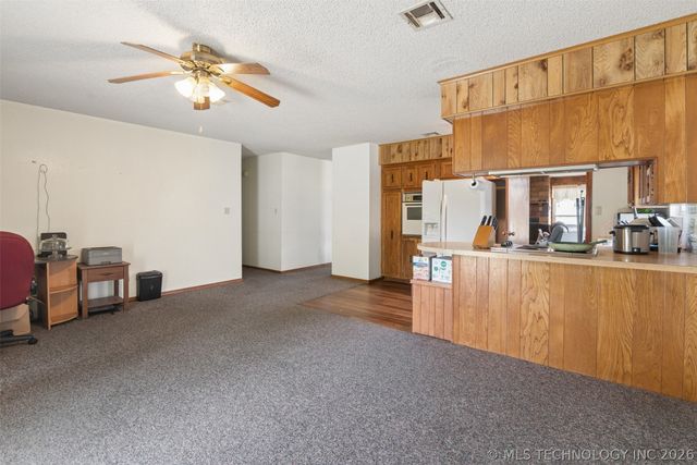 2307 E Fieldstone Street, Okmulgee, OK 74447