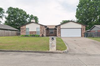 2307 E Fieldstone Street, Okmulgee, OK 74447