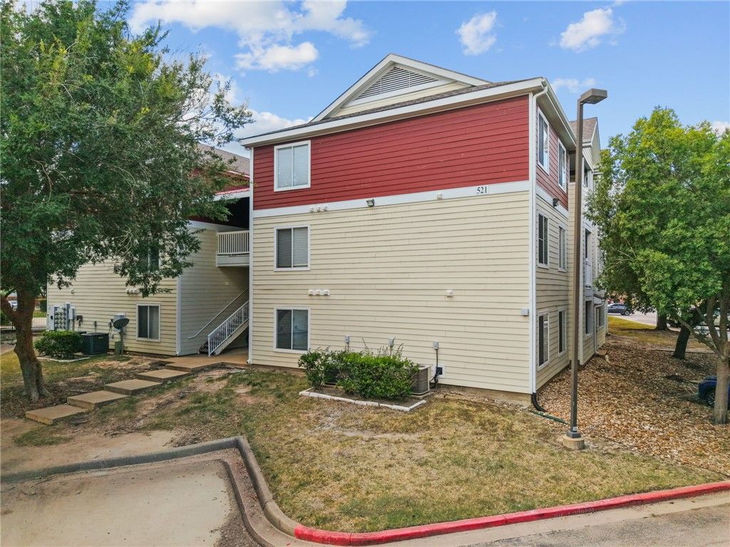 521 Southwest Parkway 303, College Station, TX 77840 — exterior