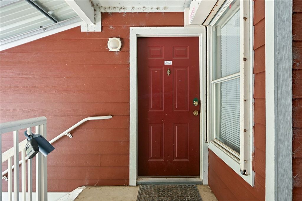 521 Southwest Parkway 303, College Station, TX 77840 — photo 2