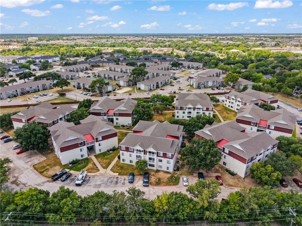 521 Southwest Parkway 303, College Station, TX 77840 — photo 3