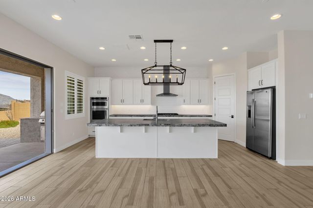 5924 E REDMONT Drive, Mesa, AZ 85215