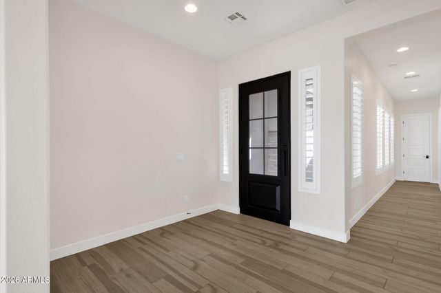 5924 E REDMONT Drive, Mesa, AZ 85215