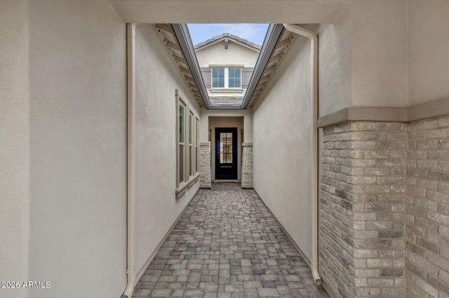 5924 E REDMONT Drive, Mesa, AZ 85215