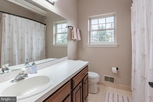 105 ARCHBISHOP DR, Conshohocken, PA 19428
