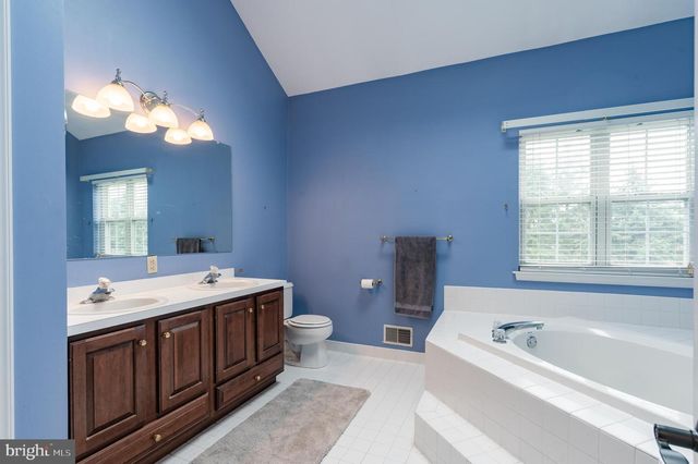 105 ARCHBISHOP DR, Conshohocken, PA 19428