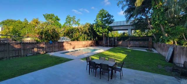 3685 SW 1st Ave, Miami, FL 33145