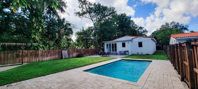 3685 SW 1st Ave, Miami, FL 33145