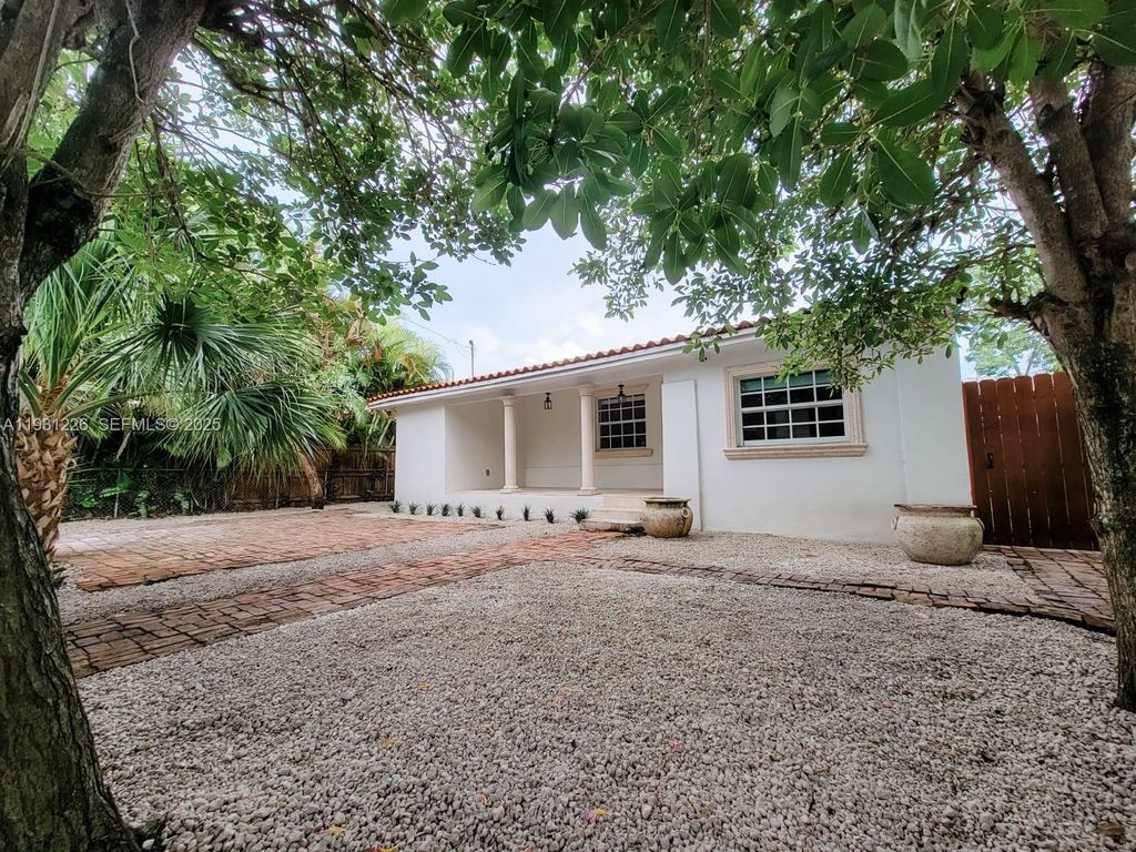 3685 SW 1st Ave, Miami, FL 33145