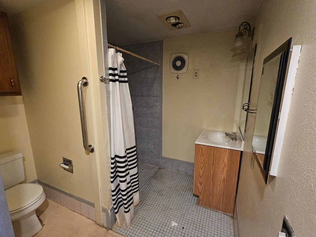 Image 17 of property listing at 1508 Rita Drive NE, Albuquerque, NM 87106