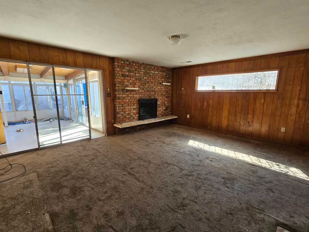 Image 6 of property listing at 1508 Rita Drive NE, Albuquerque, NM 87106