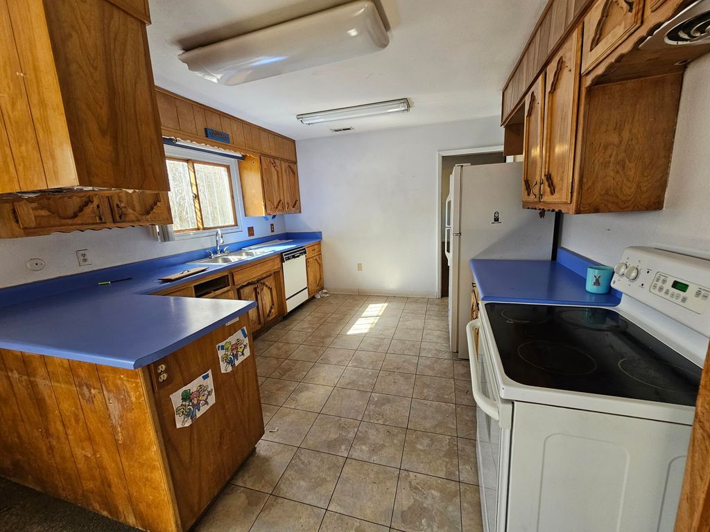 Image 7 of property listing at 1508 Rita Drive NE, Albuquerque, NM 87106