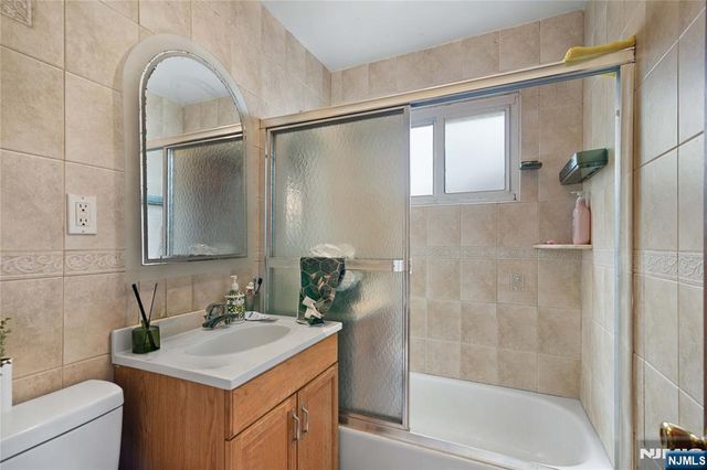 200 Bradford Avenue, Linden, NJ 07036