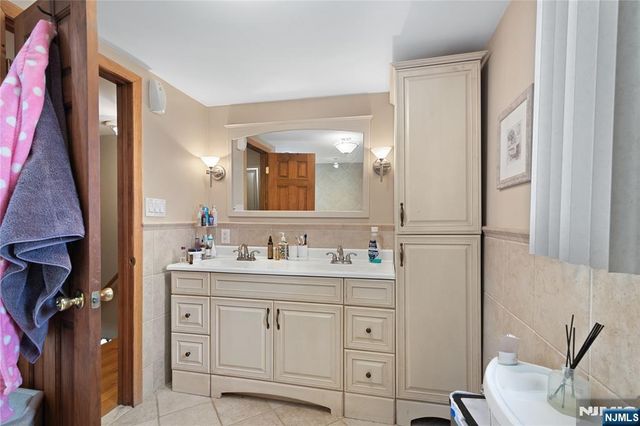 200 Bradford Avenue, Linden, NJ 07036