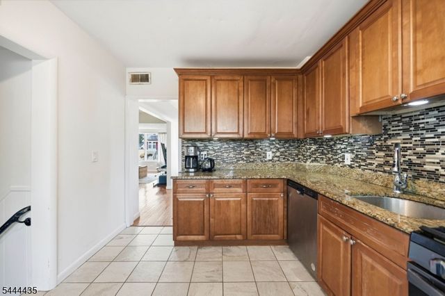 120 E Johnson Ave, Bergenfield Boro, NJ 07621
