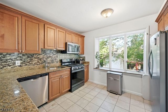 120 E Johnson Ave, Bergenfield Boro, NJ 07621