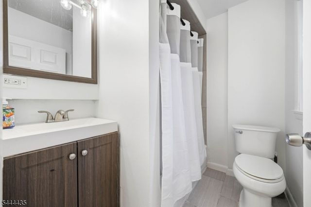 120 E Johnson Ave, Bergenfield Boro, NJ 07621