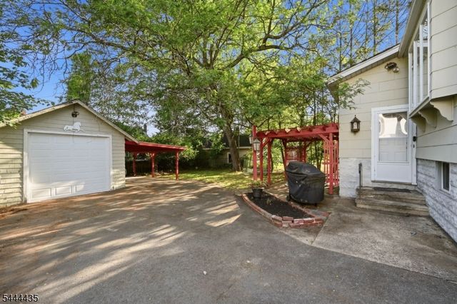 120 E Johnson Ave, Bergenfield Boro, NJ 07621