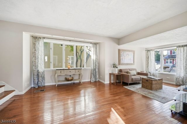 120 E Johnson Ave, Bergenfield Boro, NJ 07621