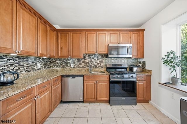 120 E Johnson Ave, Bergenfield Boro, NJ 07621